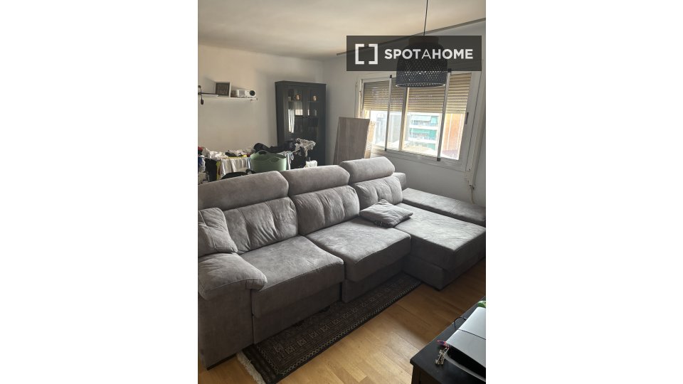 Double room Barcelona, 3 beds, 70m² — photo 4