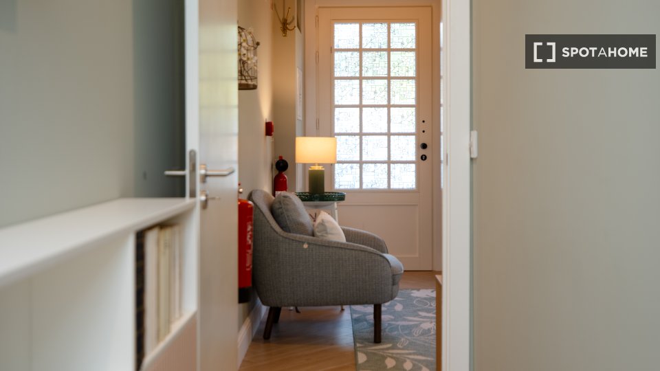Apartment Lisbon, 2 beds, 85m² — photo 3