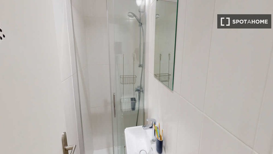 Double room Paris, 9 beds, 220m² — photo 16