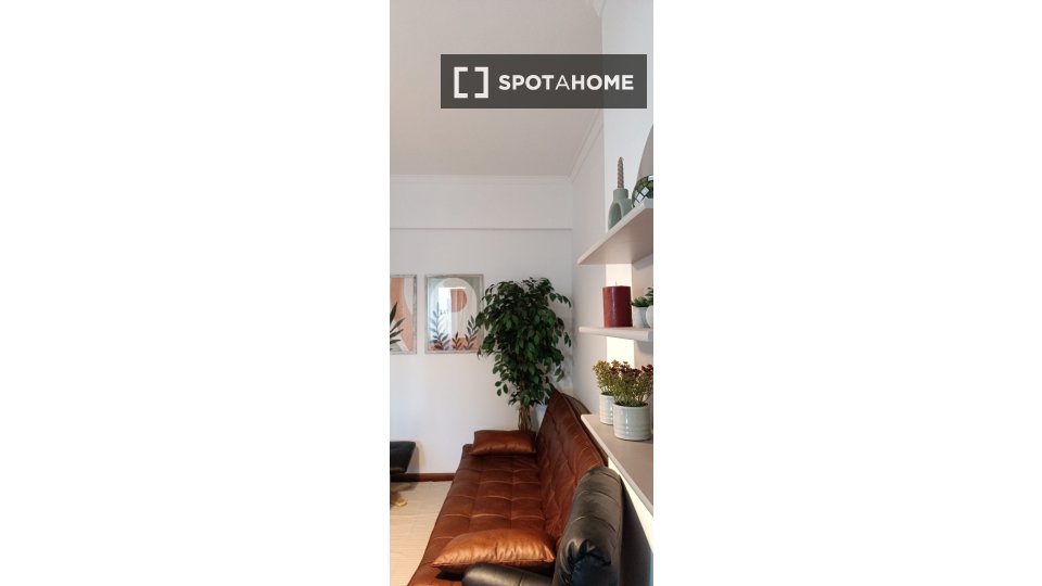 Apartment mono Lisbon, 65m² — photo 2