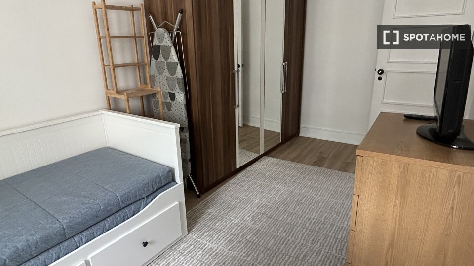 Apartment Lisbon, 2 beds, 83m² — photo 5