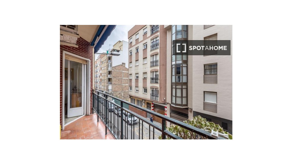 Double room Granada, 4 beds, 112m² — photo 9