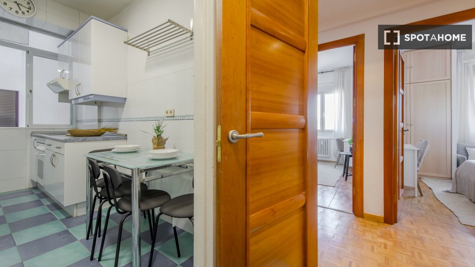 Double room Madrid, 7 beds, 149m² — photo 19