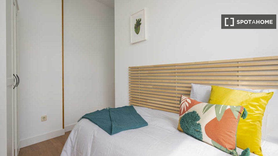 Double room Madrid, 12 beds — photo 48