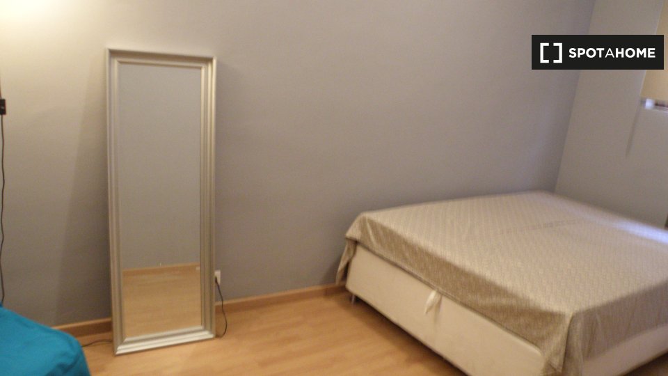 Double room Madrid, 3 beds, 95m² — photo 1
