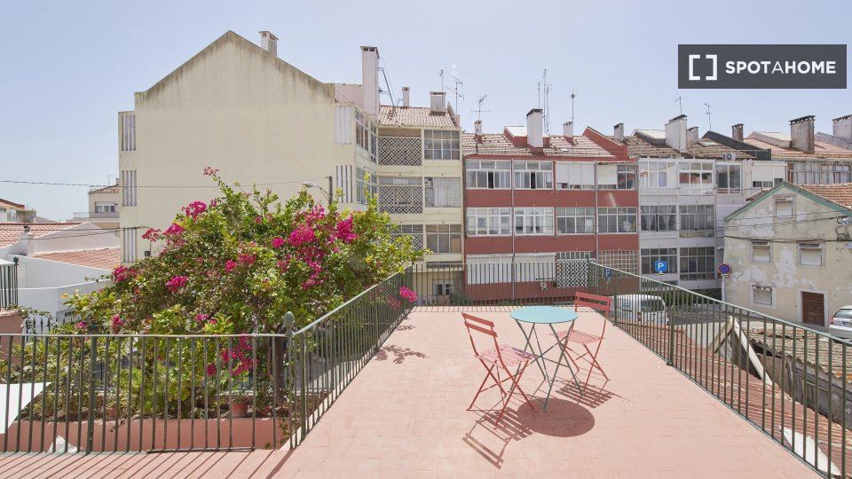 Double room Lisbon, 13 beds — photo 13