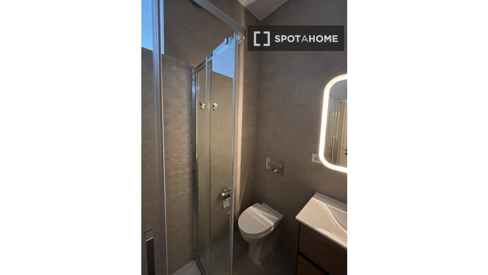 Apartment Lisbon, 1 bed, 72m² — photo 4