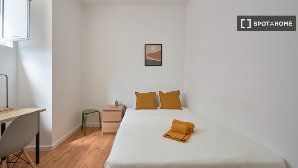 Double room Lisbon, 5 beds — photo 4