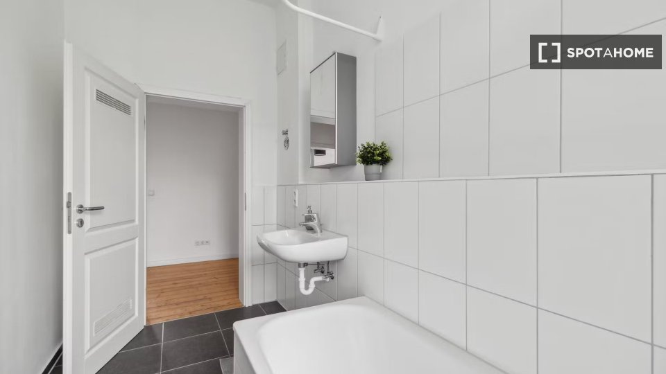 Double room Hamburg, 3 beds, 87m² — photo 3