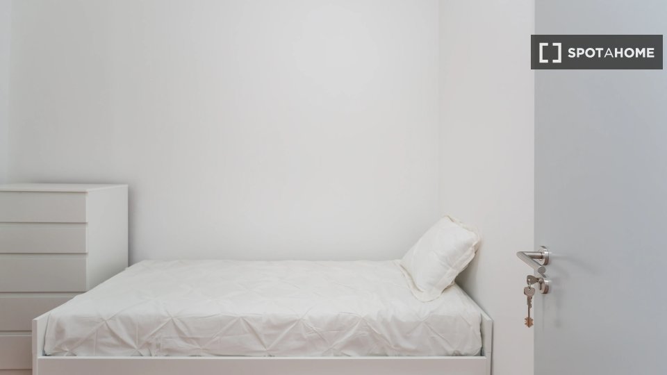 Double room Lisbon, 6 beds — photo 7