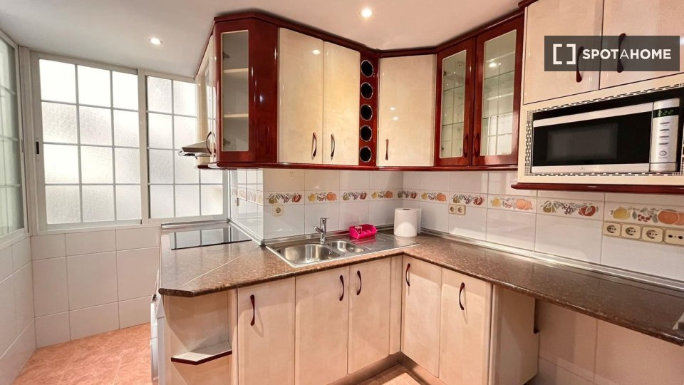 Double room Madrid, 4 beds — photo 9