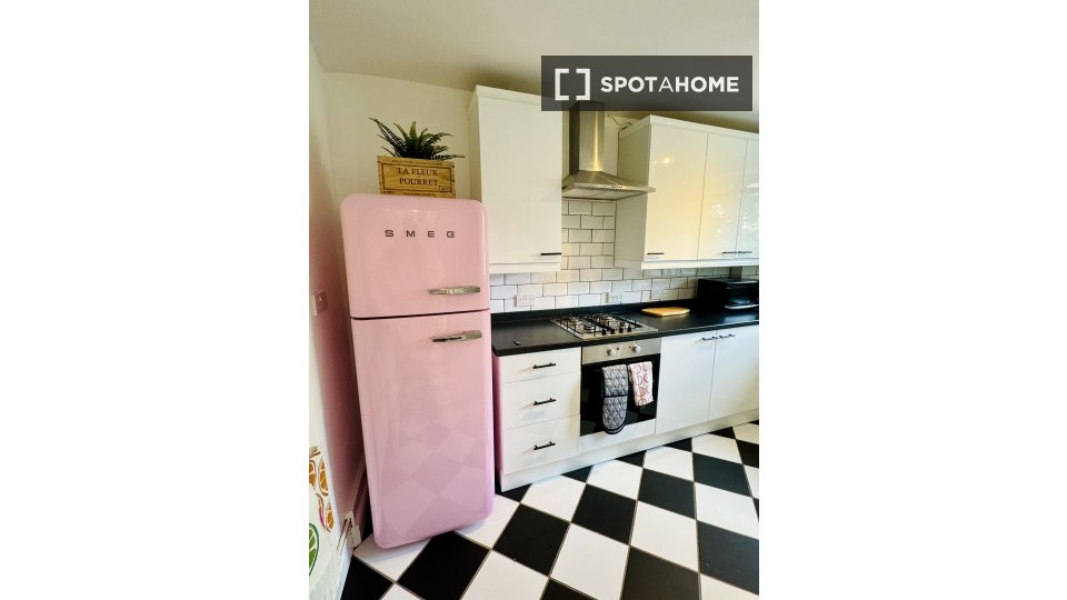 Apartment London, 2 beds, 69m² — photo 11