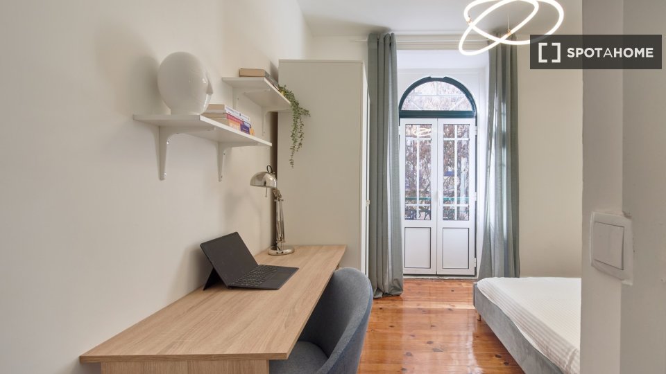 Double room Lisbon, 8 beds — photo 10