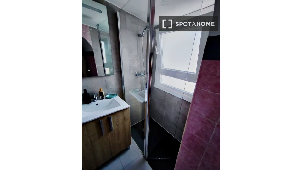 Apartment Bilbao, 3 beds — photo 4