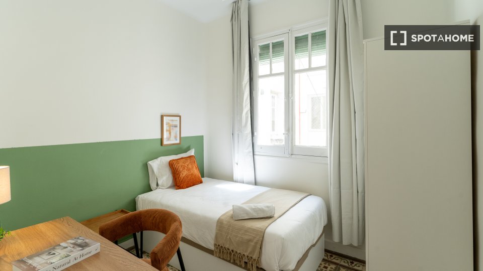Double room Madrid, 7 beds — photo 2