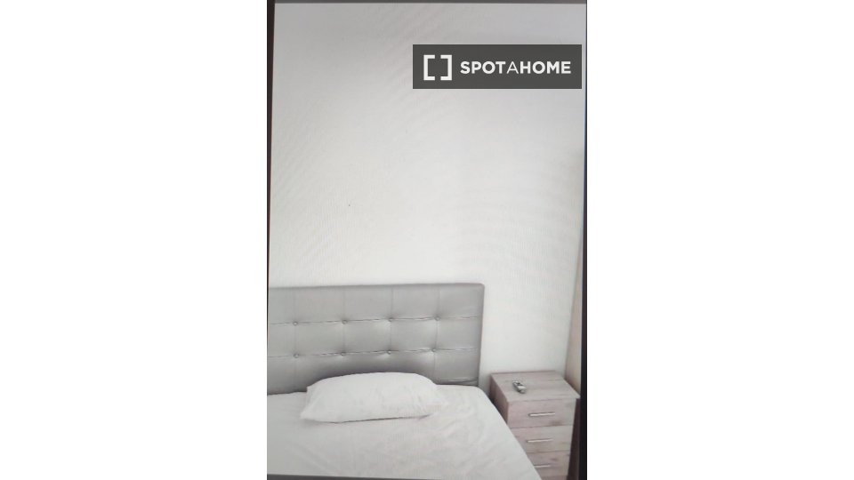 Double room Barcelona, 3 beds, 50m² — photo 3