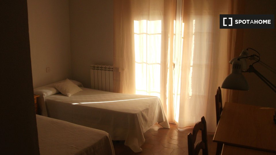 Double room Madrid, 11 beds, 300m² — photo 2
