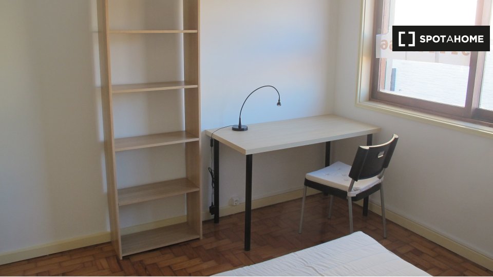 Apartment Coimbra, 4 beds — photo 11