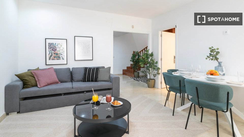 Double room Alicante, 5 beds — photo 12