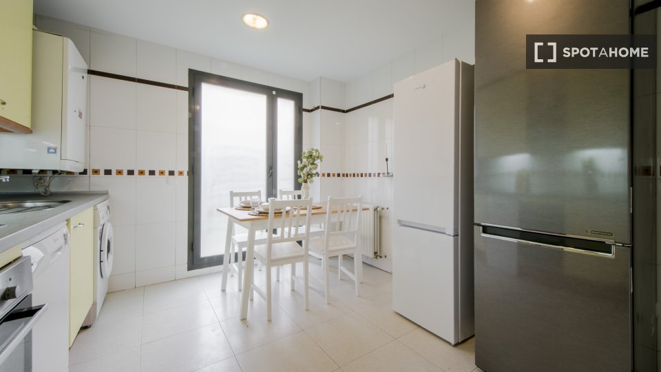 Double room Madrid, 8 beds — photo 13