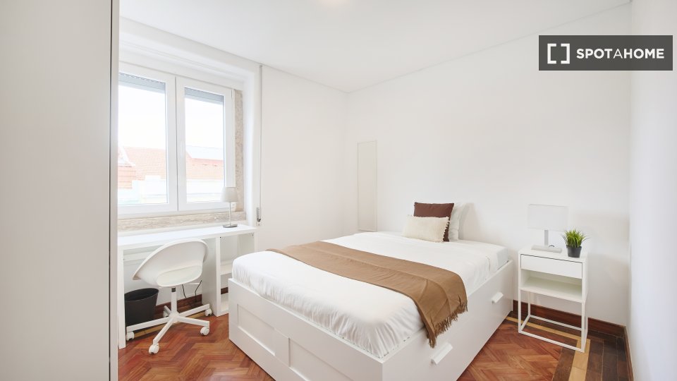 Double room Lisbon, 9 beds — photo 23