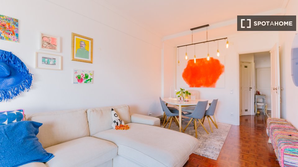 Apartment Lisbon, 2 beds, 80m² — photo 16