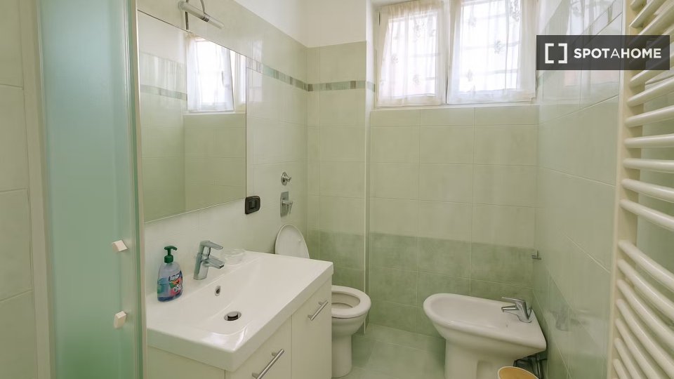 Double room Milan, 3 beds — photo 11