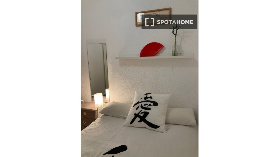 Double room Barcelona, 3 beds, 90m² — photo 26