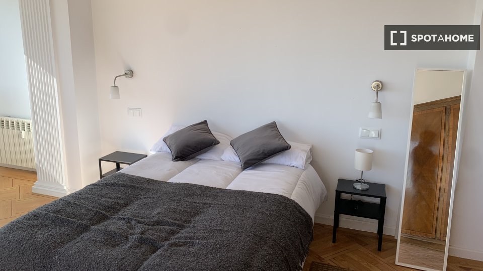 Double room Madrid, 6 beds — photo 16