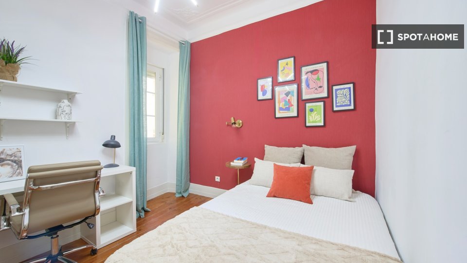 Double room Lisbon, 6 beds — photo 20