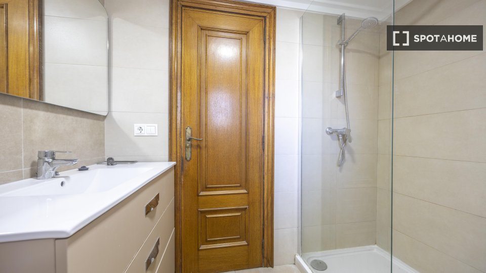 Chambre double Valence, 5 chambres, 130m² — photo 8