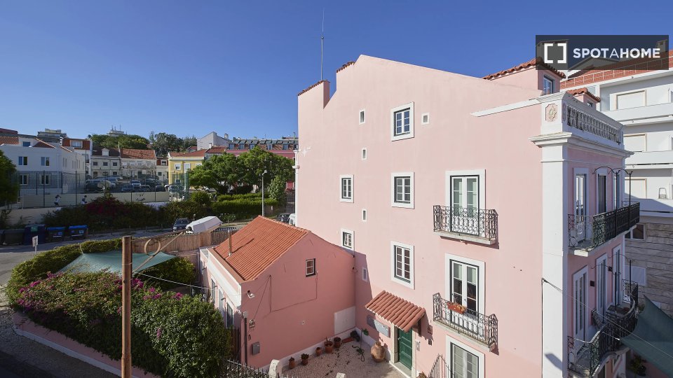 Double room Lisbon, 13 beds — photo 14
