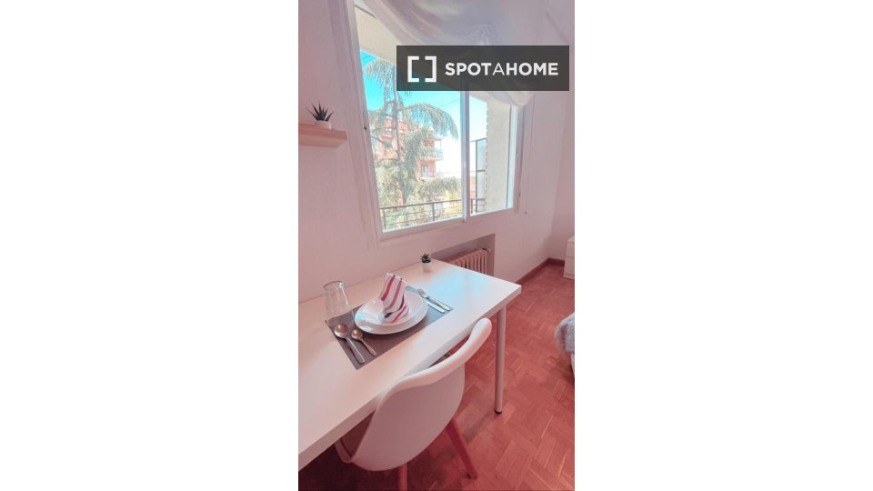 Double room Madrid, 6 beds — photo 8