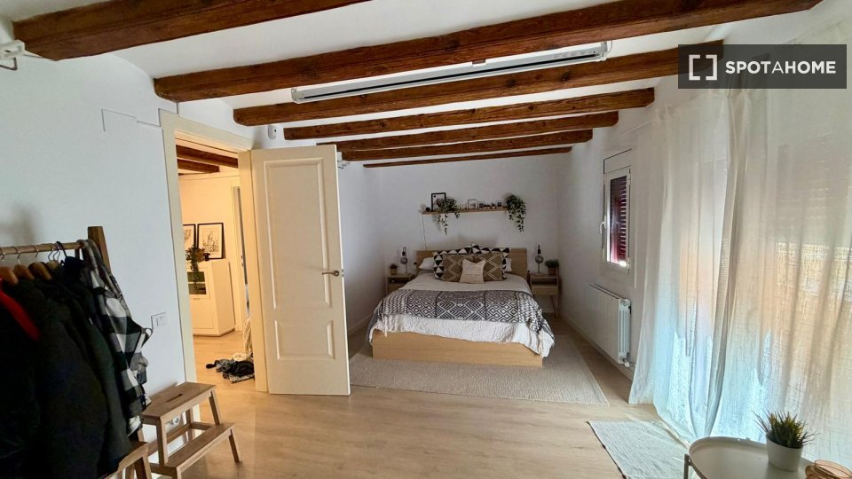 Apartment Barcelona, 1 bed, 98m² — photo 3