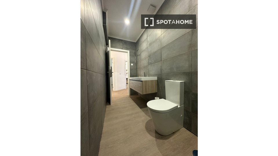 Double room Lisbon, 6 beds, 160m² — photo 19