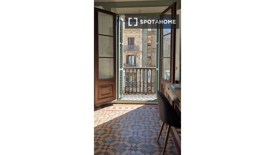 Double room Barcelona, 10 beds, 210m² — photo 11