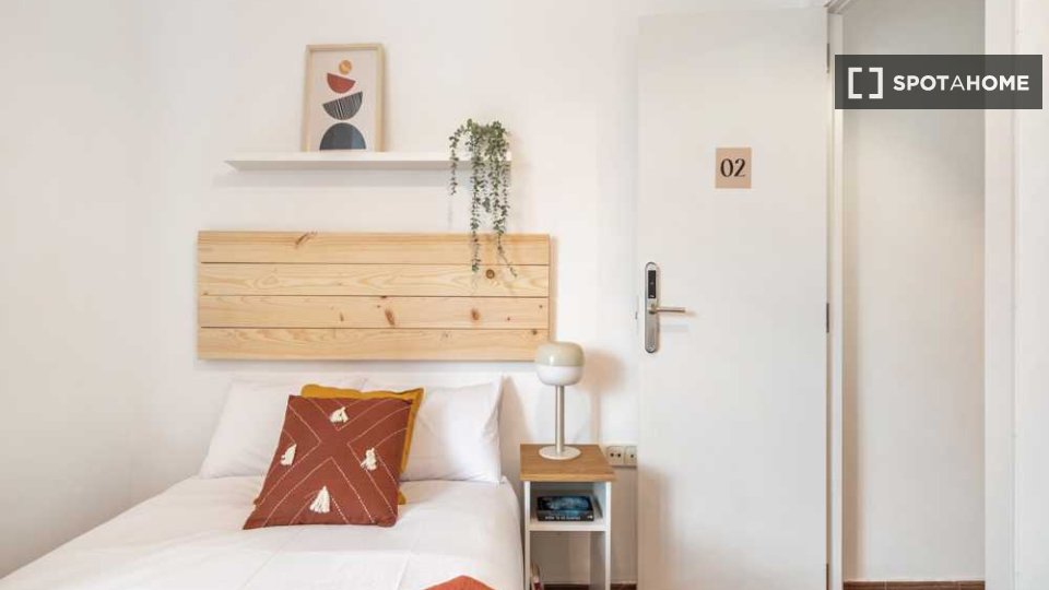 Double room Madrid, 6 beds — photo 17