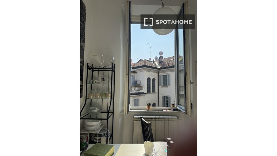 Double room Milan, 3 beds, 90m² — photo 6