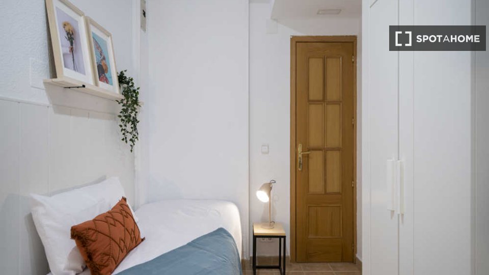 Double room Madrid, 25 beds — photo 70