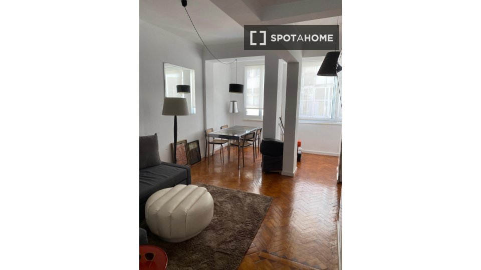 Apartment Lisbon, 2 beds, 60m² — photo 11