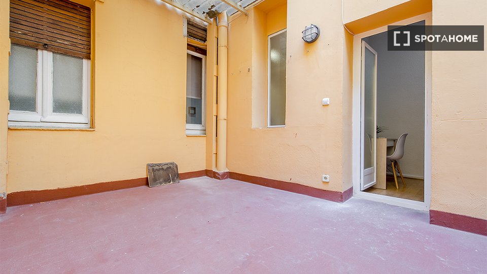Double room Madrid, 8 beds, 200m² — photo 11