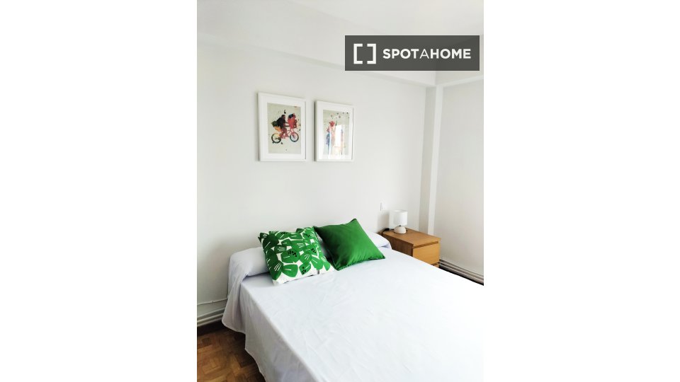 Double room Madrid, 3 beds, 95m² — photo 16
