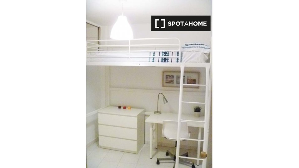 Double room Madrid, 2 beds — photo 8