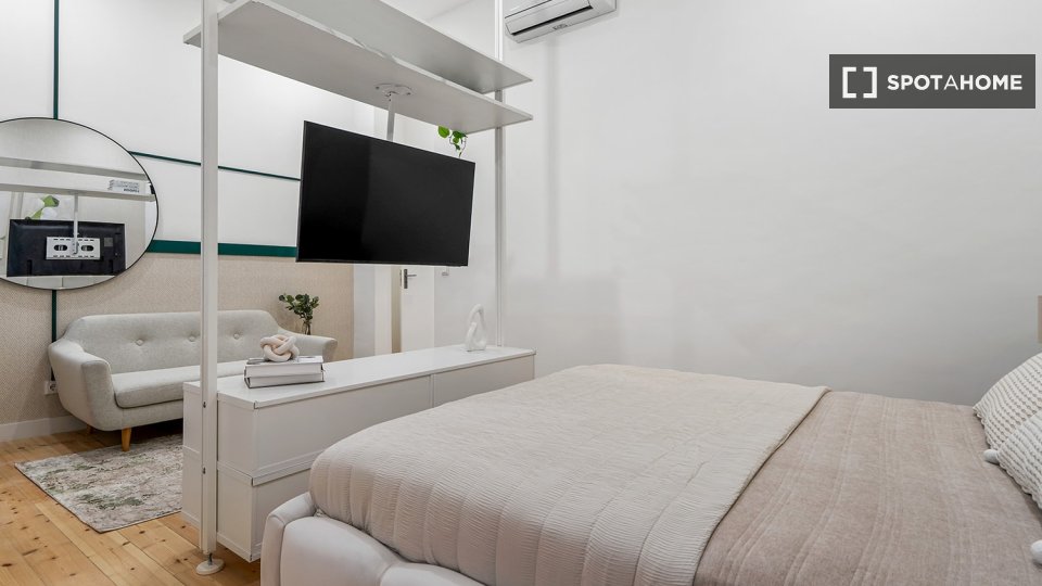 Double room Lisbon, 6 beds — photo 50