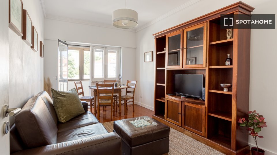 Apartment Lisbon, 2 beds — photo 16