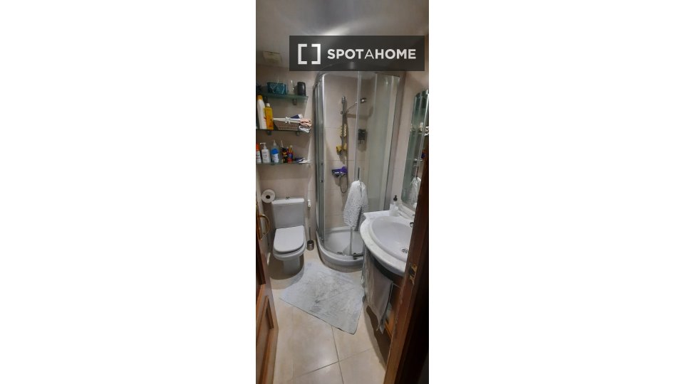 Double room Madrid, 3 beds — photo 12