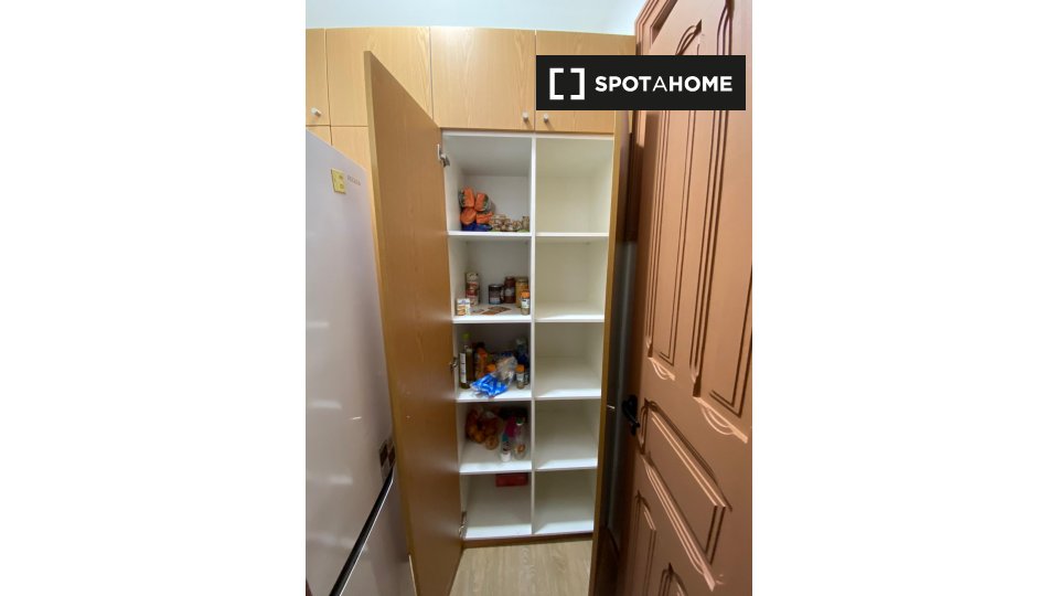 Double room Lisbon, 4 beds — photo 6