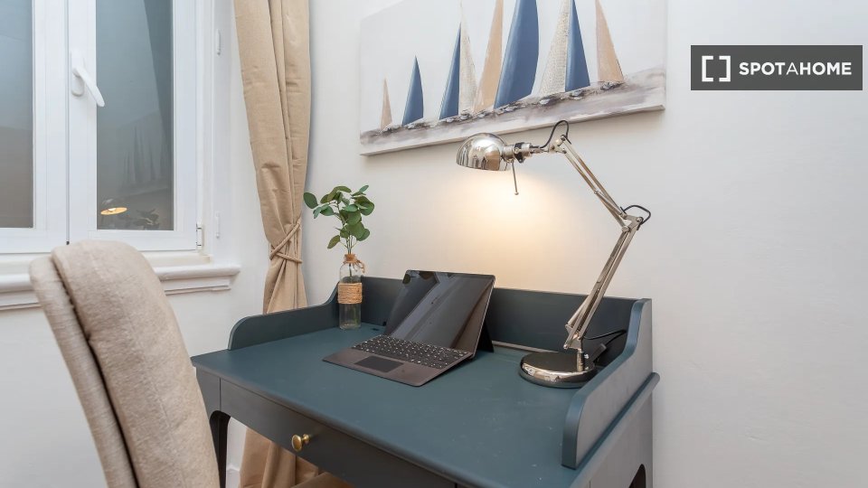 Double room Lisbon, 6 beds — photo 11