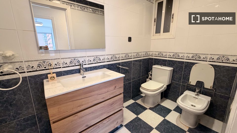 Double room Valencia, 5 beds — photo 8