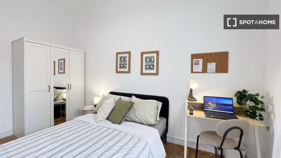 Double room Madrid, 6 beds — photo 2